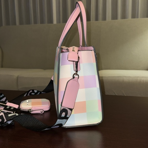 KARL LAGERFELD PARIS Bag w/ Guitar Strap & Case - Picture 5 of 6